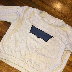 Cute Levi’s sweater 🌈
